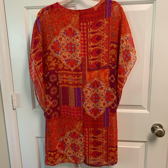 Beautiful patterned tunic - Picture 3 of 4